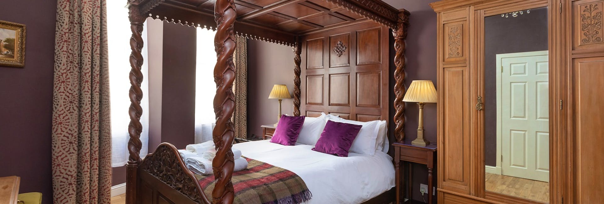 Featured Image for The Lairds Lodging P420 Old Town Edinburgh