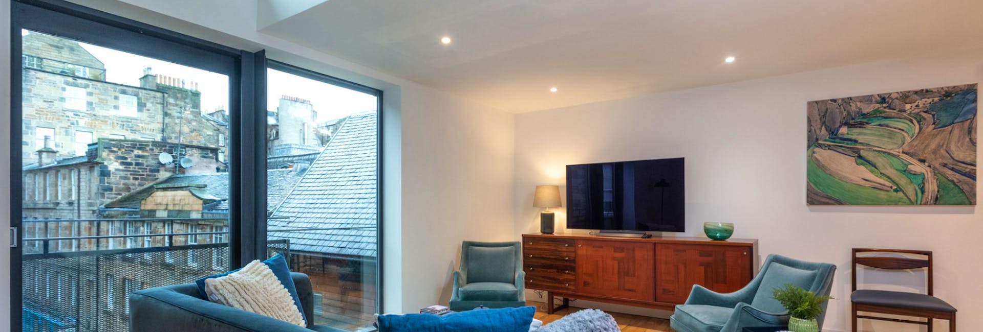 Featured Image for The Penthouse P445 Old Town Edinburgh